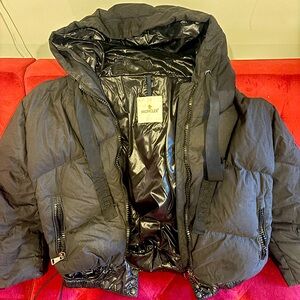 Unisex Moncler Puffer Jacket in size M